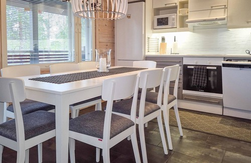 Akaslompolo House | Päivänsäde 8 Lapinkulta by Interhome