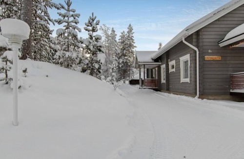Akaslompolo House | Päivänsäde 8 Lapinkulta by Interhome