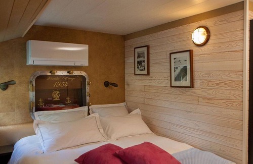 Villalbe Other | Péniche Mirage, Guest room