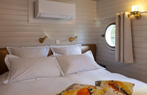 Villalbe Other | Péniche Mirage, Guest room