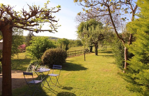 Bergerac House | Périgourdine renovated house garden your pets near restaurants castels lake
