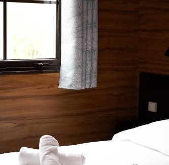 Yvre-l'Eveque Apartment | Pôle Européen du Cheval - Les Cottages de la Futaie