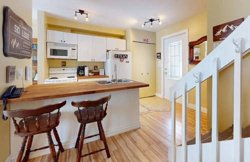 Beaupre Apartment | P-17: 3-bedroom condo for 8 people