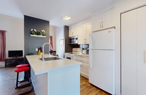 Beaupre Apartment | P-71: 2-bedroom mezzanine condo