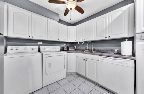 SoNo Apartment | P/8G Remodel 2BR/2BA downtown ATL- Parking & Balcony