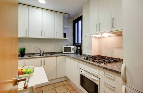 Roses Town Center Apartment | P.C. LLEVANT 3 1 Roses