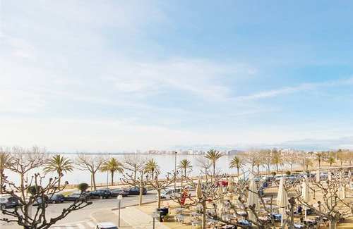 Roses Town Center Apartment | P.C. LLEVANT 3 1 Roses