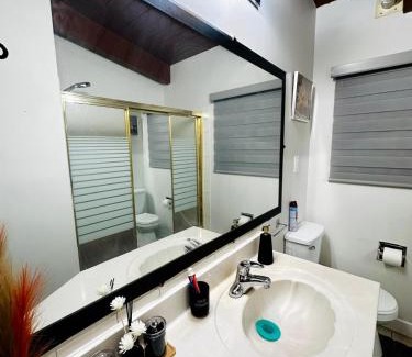 Jasper Place Apartment | P&N Suites - DELUXE KING ROOM- PARIS