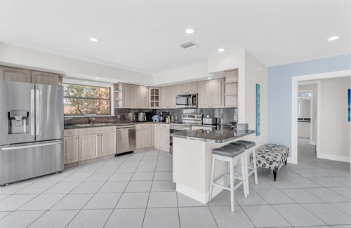 Marathon House | P76 - Meticulous 2 bed, 2 bath home with stunning open water views!
