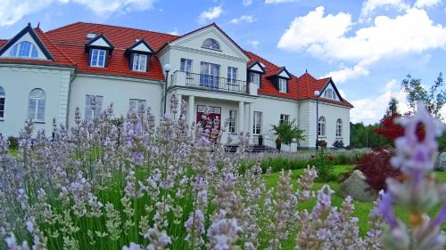 Sierakowice Resort | Pałac i Folwark Ńemino