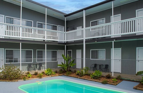 Forster House | Pacific Motel 03 - Free WiFi
