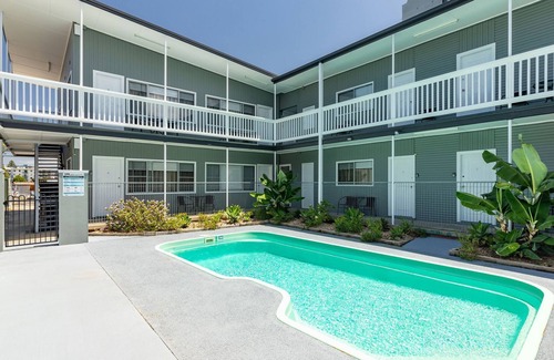 Forster House | Pacific Motel 11 - Free WiFi