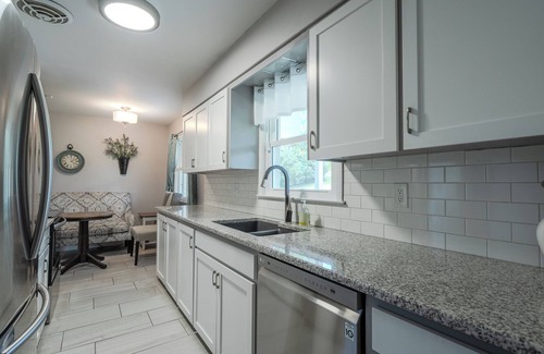 South Central Omaha House | Pacific Place - Central, Private Stay with Fireplace, Garage & Deck
