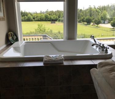 Ucluelet Cabin | Pacific Rim Guest Lodge - Adults Only