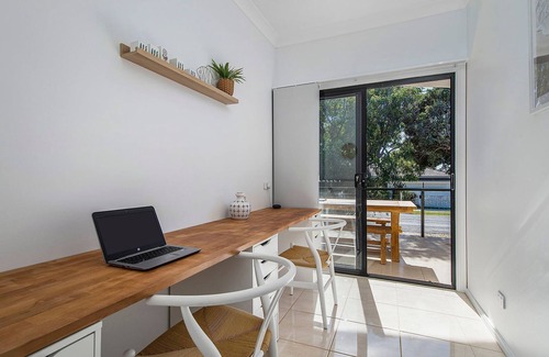 Dunbogan House | Pacific Sounds - Your coastal retreat in Dunbogan