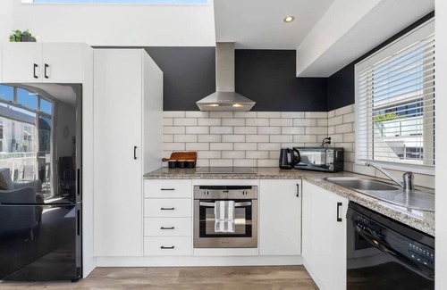 Mount Maunganui House | Pacific Waves Townhouse