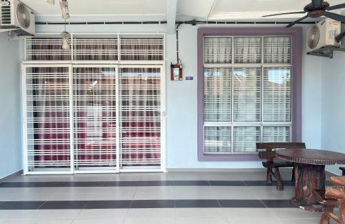 Malacca City House | Padang Temu Near TOWN Homestay 9pax @ ExcluSuites Malacca
