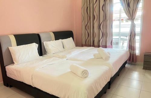 Malacca City House | Padang Temu Near TOWN Homestay 9pax @ ExcluSuites Malacca