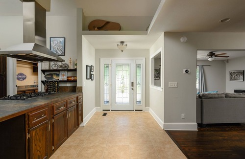 East Ridge House | Paddleboard house