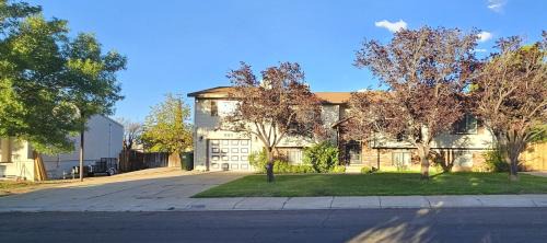 Page Apartment | Paddleboards, Air Hockey, Grill, Fire Pit, WD, Brkfst, Sleeps 10, upper