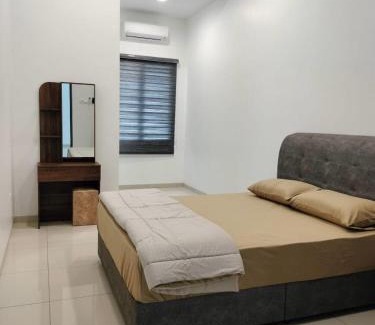 Sekinchan House | PaddyView 2-storey Landed GuestHouse 15pax 4R3B 稻田中央民宿