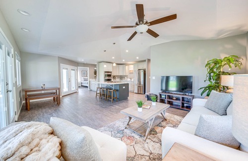 Kapoho House | Pahoa House with Lanai, Walk to Ocean!