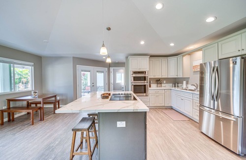 Kapoho House | Pahoa House with Lanai, Walk to Ocean!