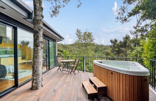 Paihia Apartment | Paihia, King Bed Apartment & Spa