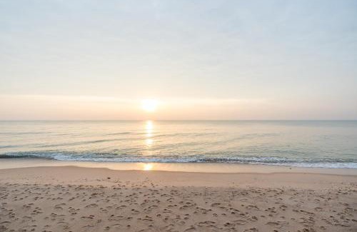 Cha-am Villa | Pailay Beachfront Villa Cha-Am