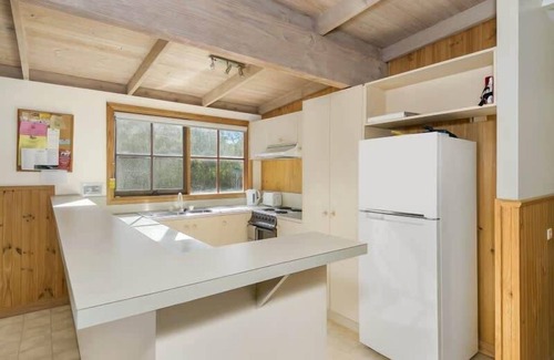 Aireys Inlet House | Painkalac Bliss I Pet Friendly Escape & Walk to the Beach
