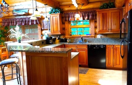 Harpers Ferry Cabin | Paint Creek Lodge 5 Bedrooms with Hot Tub & Swimming Pond