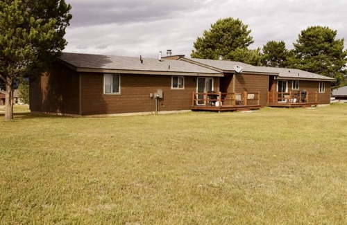 Horse Butte House | Paintbrush Grande - spacious & comfortable, perfect for families