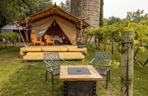 Currie Other | Painted Prairie - Vineyard Hause