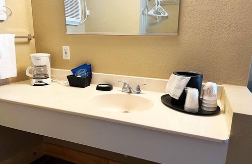 Marysvale Hotel | Paiute Trails Inn