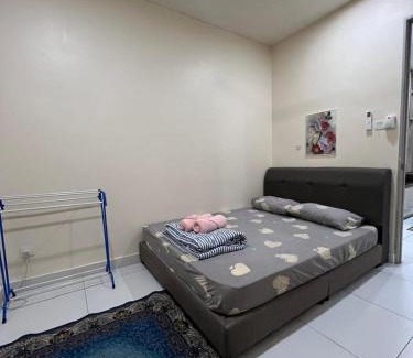 Pusat Komersil Lee Ling Apartment | Pak Long Homestay Prima Homes Matang Apartment