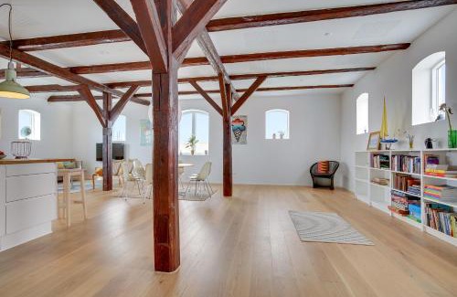 Lokken Apartment | Pakhuset