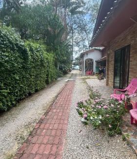 Mai Fat House | Pakmeng Beach Resort