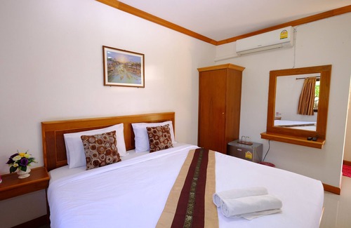 Phra Klang Thung Hotel | Paktraporn Resort