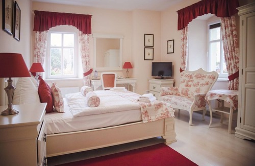 Lwowek Slaski Hotel | Palac Brunow