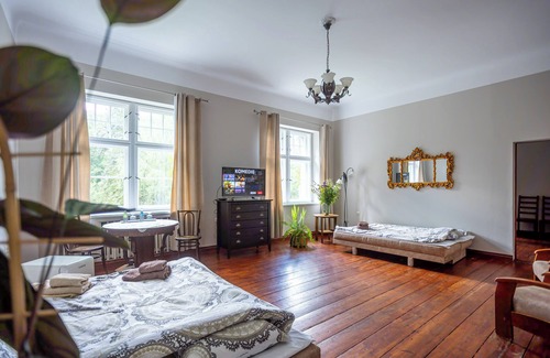 Miroslawiec Bed & Breakfast | Palac Mysliwski - Orle
