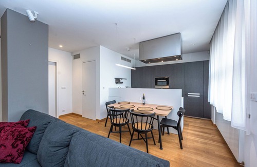 Josefov Apartment | Palace Dlouha Old Town apt with terrace & parking