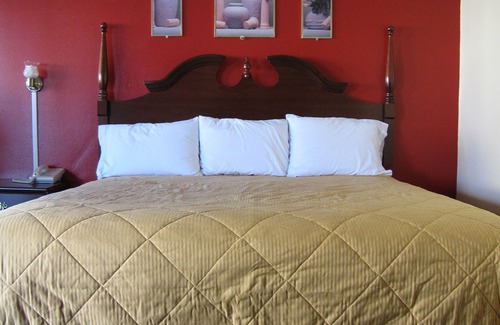 Saylorville Hotel | Palace Inn