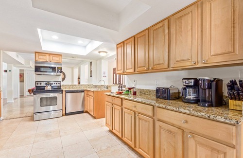La Paz At Desert Springs House | Palace Palms & Play -Sports Court-Pool-Mini Golf
