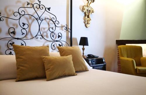 Old Town of Avila Hotel | Palacio de Monjaraz
