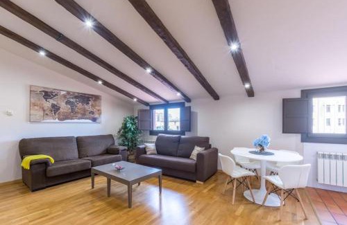 Tudela Apartment | Palacio Descalzos -Atico 3b- Parking incluido