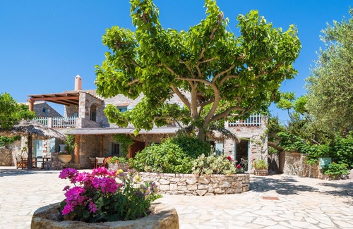 Kithira House | Palaeopoli Villas