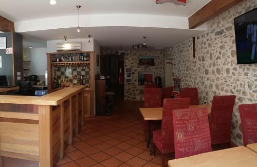 Escouloubre-les-bains Hotel | Palais Cathare