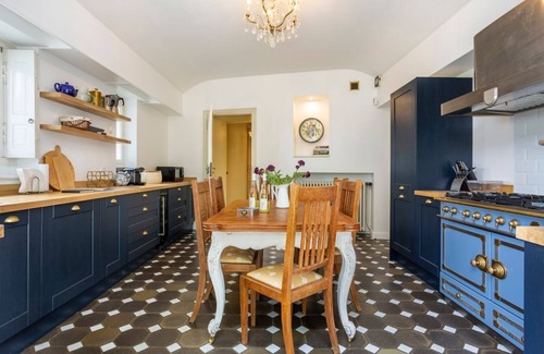 Loches Villa | Palais D’Or - Seven Bedroom Villa, Sleeps 13