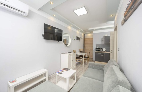 Innere Stadt Apartment | Palais Pálffy Apartment for 4 in Vienna