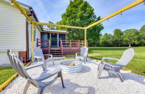 Palatka House | Palatka Hideaway with Fireplace and Private Porch